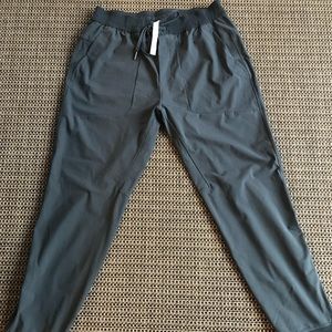 Lulu lemon men’s joggers NEVER WORN (too big) size XL